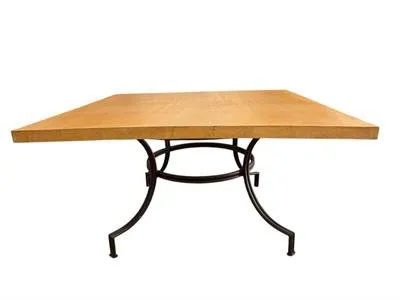 Mesa Madeira · 1,40 × 1,40 m · Base Ferro Redonda